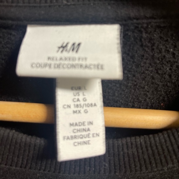 H&M Relaxed Fit Sweatshirt - Picture 2 of 5